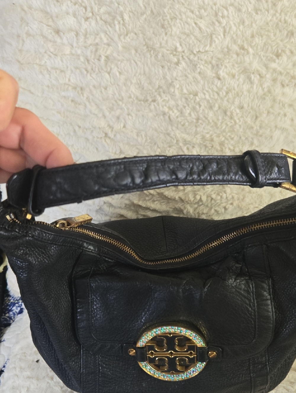 Tory Burch Black Leather Shoulder Bag with Decorative Logo Medallion - Picture 3 of 16